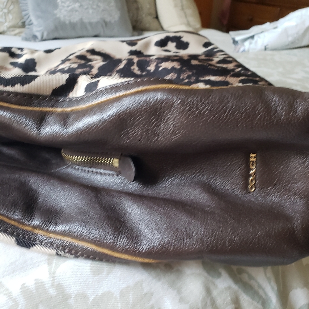 Handbag - Picture 2 of 3